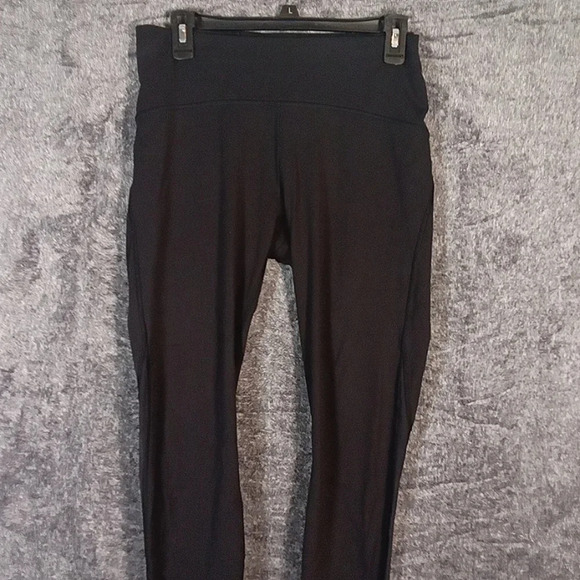 Lululemon train times 7/8 leggings size10 women(flawed) - Picture 2 of 8